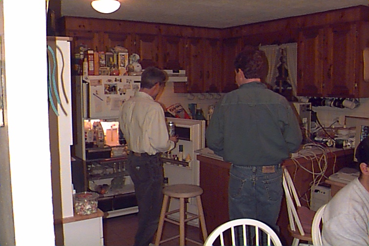 Syclopse grabs a round of beers for everyone