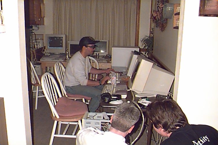 While I tend to Crook's PowerSupply Moby fires up H3DGLQuake